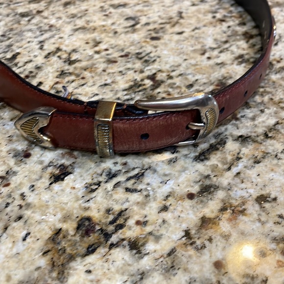 Fossil Fine Leather adjustable Belt 44” long 1 1/4” wide - Picture 4 of 12